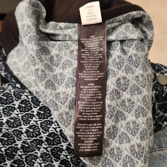 NWT WHBM Sleeveless Blue Printed Surplice Shell Size XXSP - Picture 8 of 9